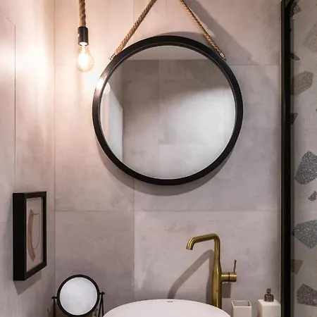 O'live - Designer Apartment